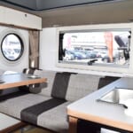 【画像】ソロ車中泊でも安心！　女性のひとり旅のよき相棒になる「軽キャンピングカー」はメリットばかり 〜 画像1