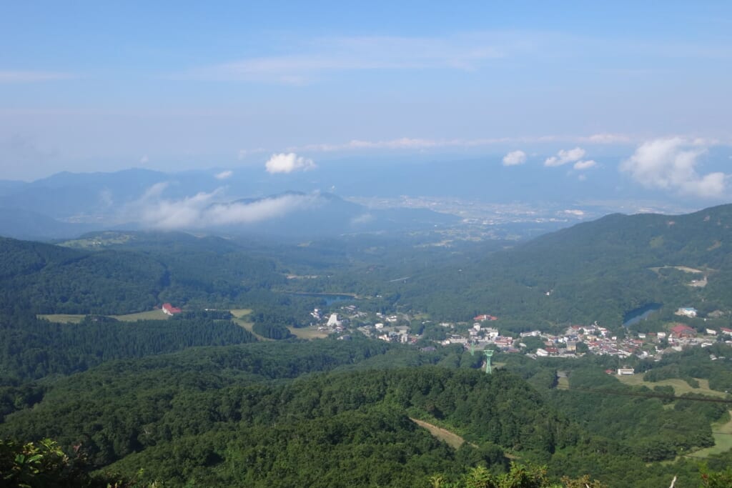 蔵王中央ロープウェイからの鳥兜山からの眺望