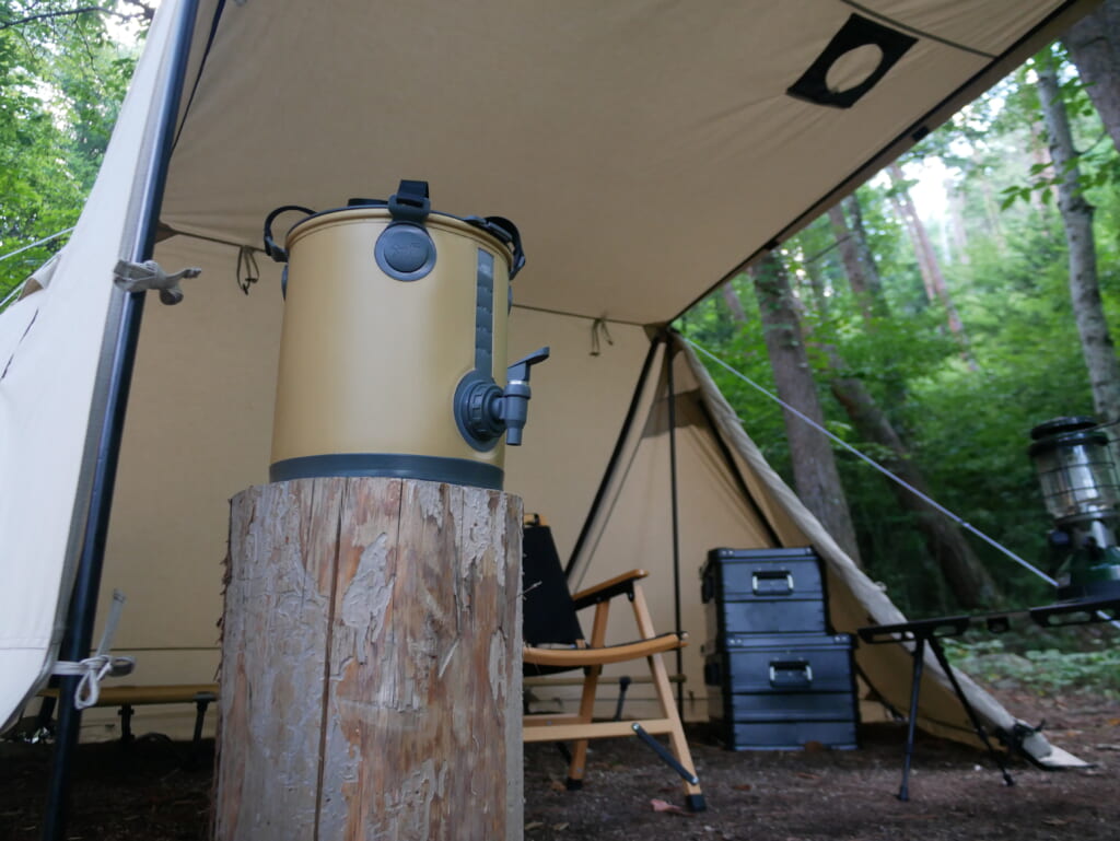 FUTUREFOX ウォータージャグ 10L 折りたたみ ジャグ キャンプ アウトドア (オリーブ) 1 コンパクトに持ち運べる！ 10L  容量でたっぷり使えるアースカラーが魅力のウォータージャグ | soto lover - ソトラバ 〜ソトラバならもっと外遊びに出かけたくなる！  情報満載の ...