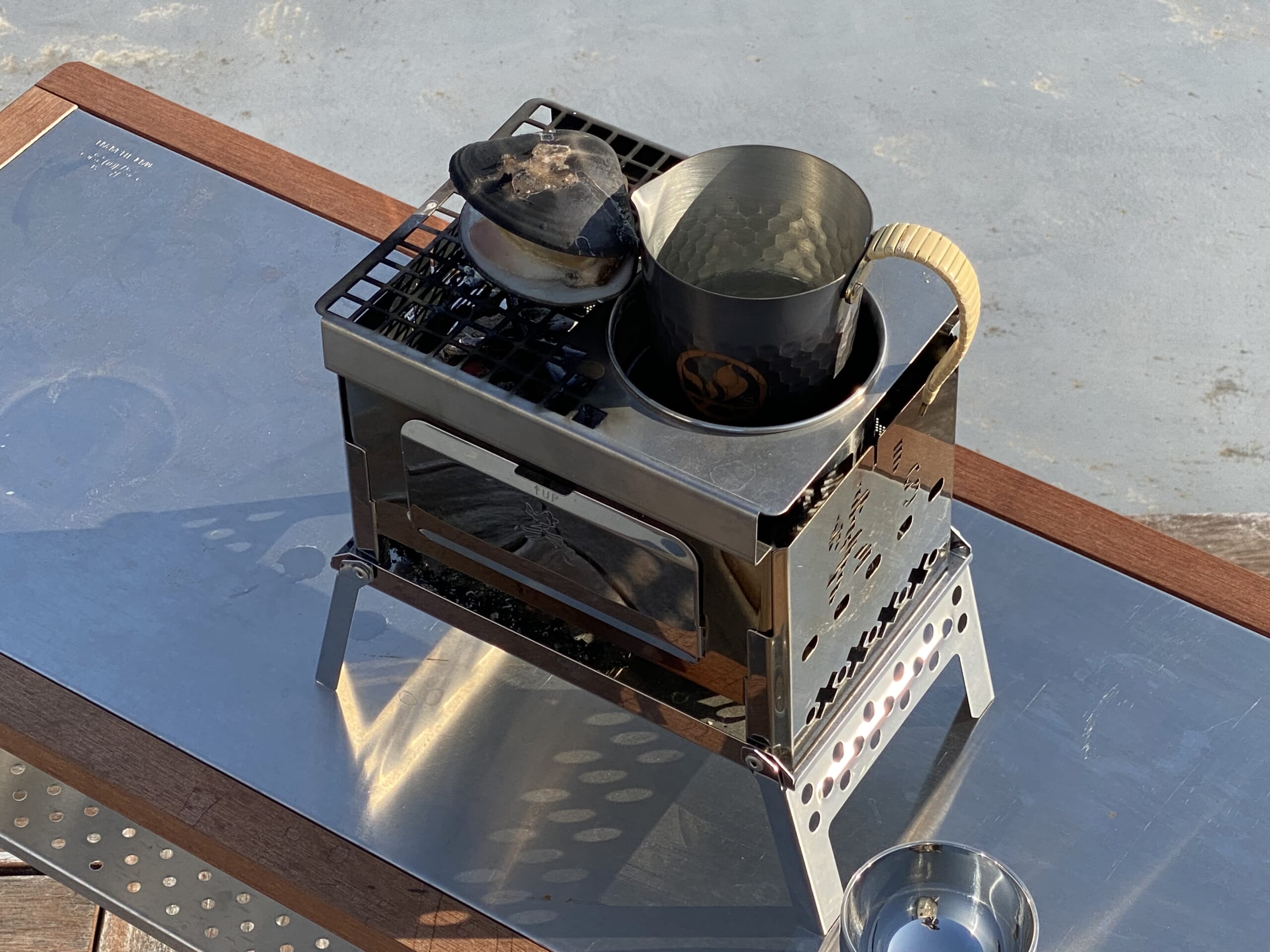 秋の夜長は焚き火で熱燗一献「キャンプの夜」に自分たちだけの即席