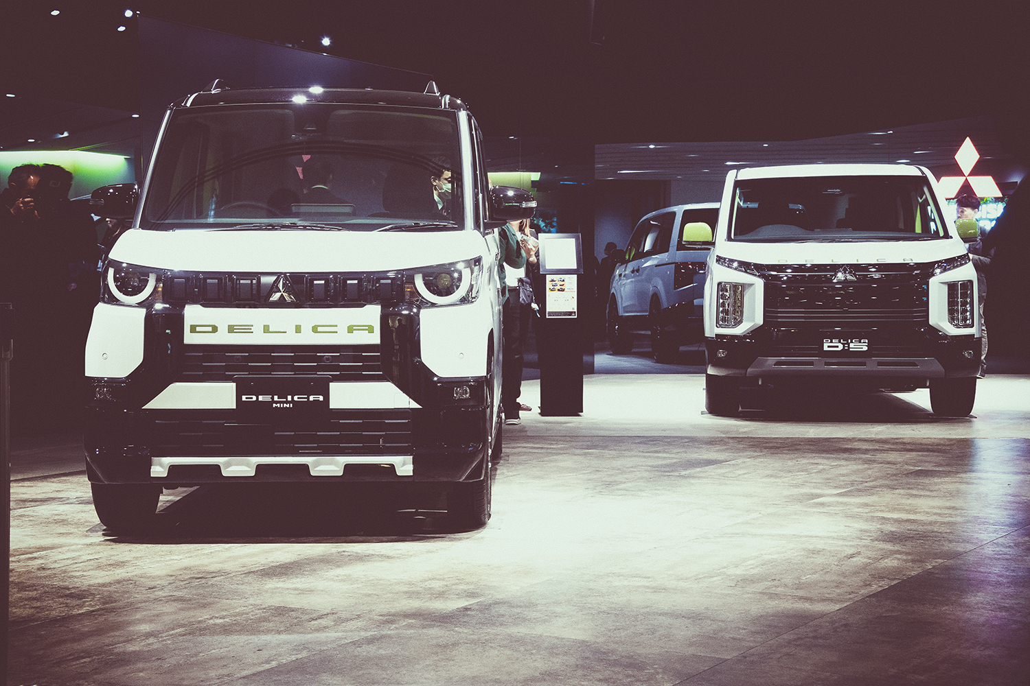 デリカD5 フロントグリル ミラーカバー フォグカバー マットブラック3点セット デリカD5 フロントグリル ミラーカバー フォグカバー マットブラック3