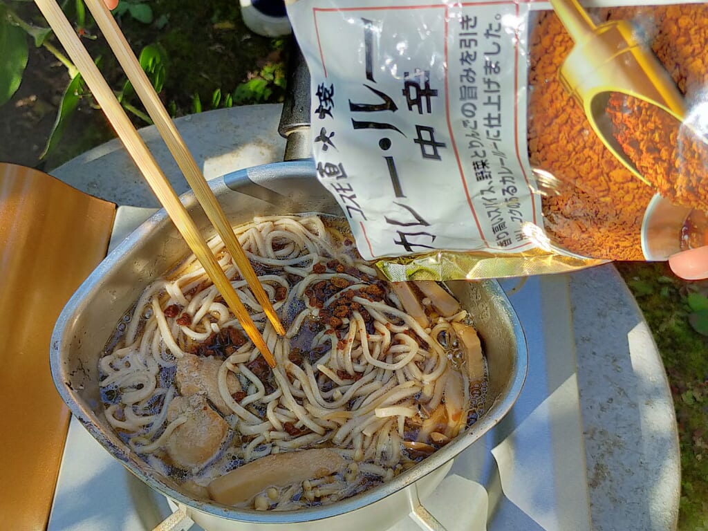 にんべんの「あとのせ鰹節が香る鍋つゆ あさりの旨み」