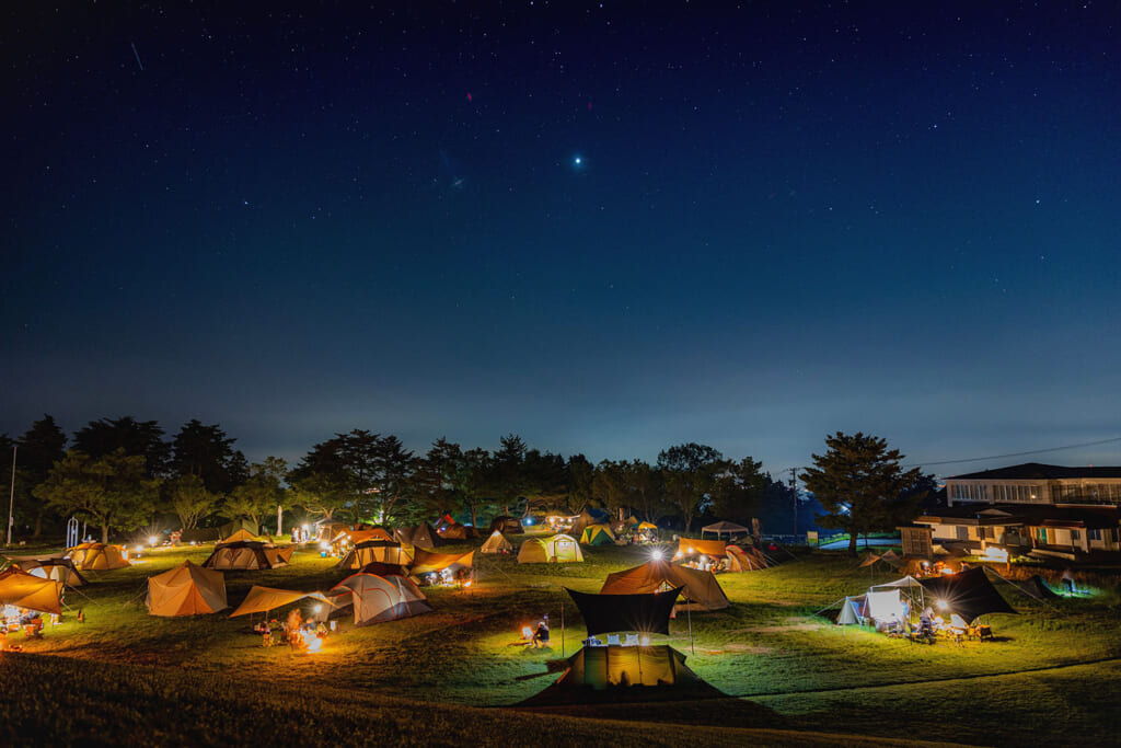 夜の帳のキャンプ場