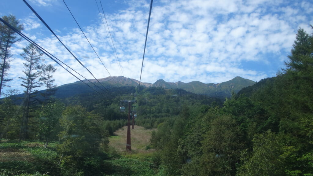 ロープウェイ車窓風景