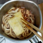【画像】ピリ辛と味噌の組合せが冬キャンにぴったり！　エバラ食品の「鍋の素」でお手軽キャンプ鍋レシピ 〜 画像1