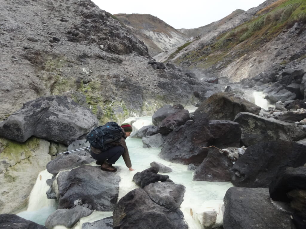 硫黄取りの湯　水温をチェック