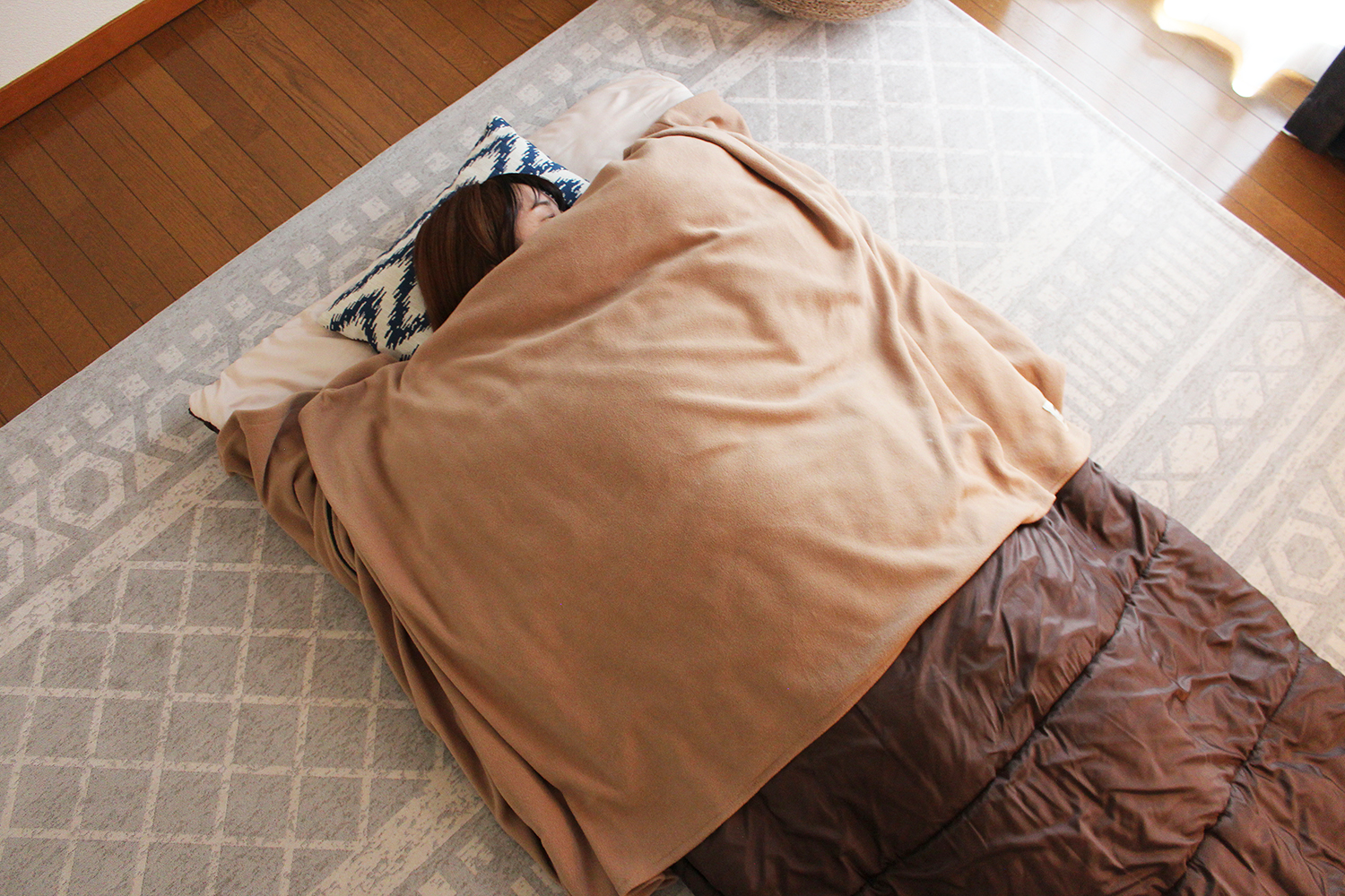 アウトドア寝具 boma bon moment｜あったかさをためこむ 8層毛布 / 寝具 冬 - アンジェ web