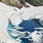 【画像】雪解けに現れる火山湖に感動！　水のうるおいに触れながら過ごす初夏の立山「2024 立山黒部・雪の大谷フェスティバル　2nd STAGE」【2024年6月1日～6月25日】 〜 画像1