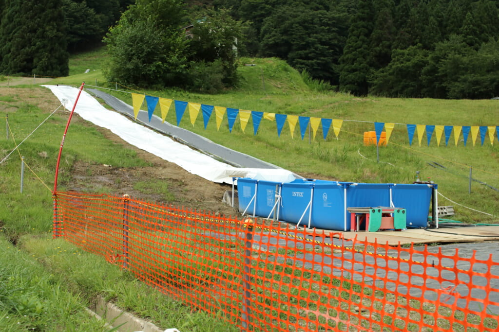 とことん山キャンプ場　ウォータースライダー