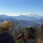 【画像】絶景富士山を見る日帰り登山旅<br>山トモ女子コンビが三菱デリカミニで行く<br>秀麗富嶽十二景・百蔵山[ももくらさん] 〜 画像1