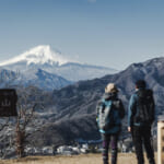 【画像】絶景富士山を見る日帰り登山旅<br>登山愛好家カップルが三菱 エクリプス クロス PHEVで行く<br>秀麗富嶽十二景・岩殿山[いわどのさん] 〜 画像1