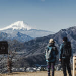 【画像】絶景富士山を見る日帰り登山旅<br>登山愛好家カップルが三菱 エクリプス クロス PHEVで行く<br>秀麗富嶽十二景・岩殿山[いわどのさん] 〜 画像1
