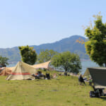 湖畔のキャンプ場