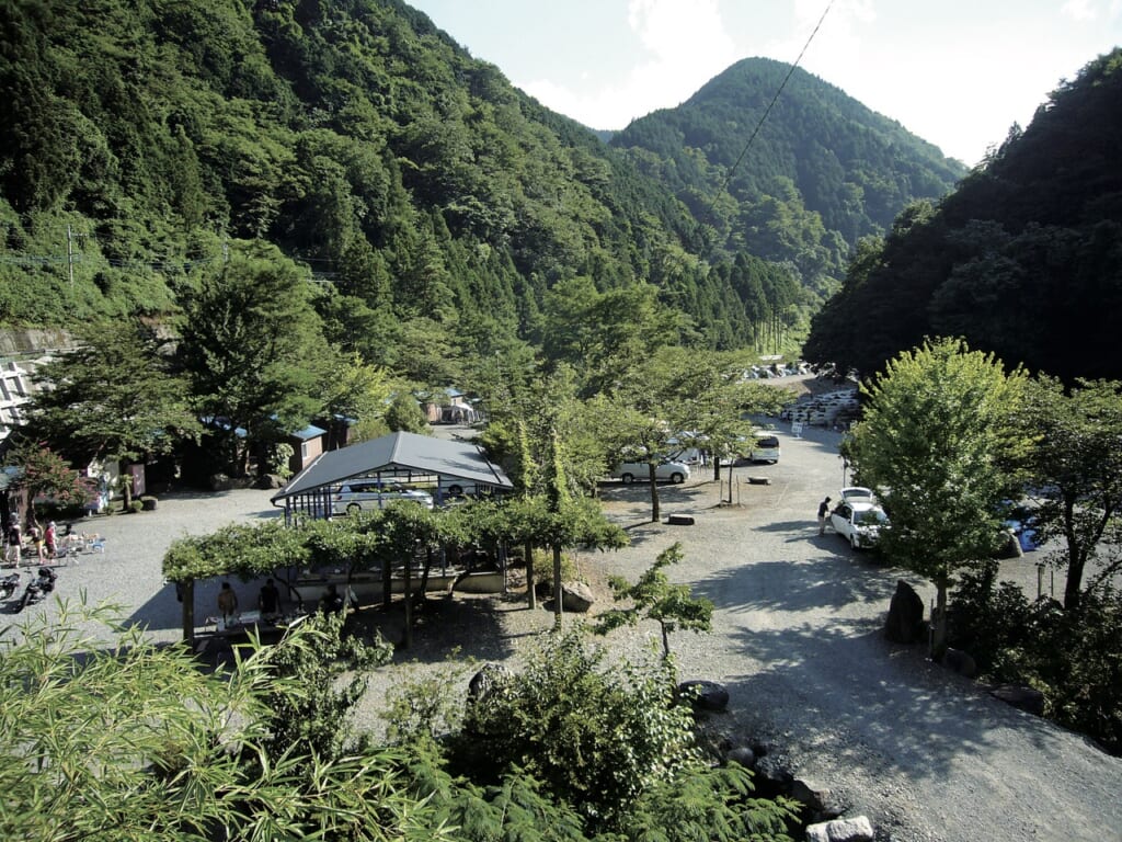 神奈川県相模原市の神之川キャンプマス釣り場