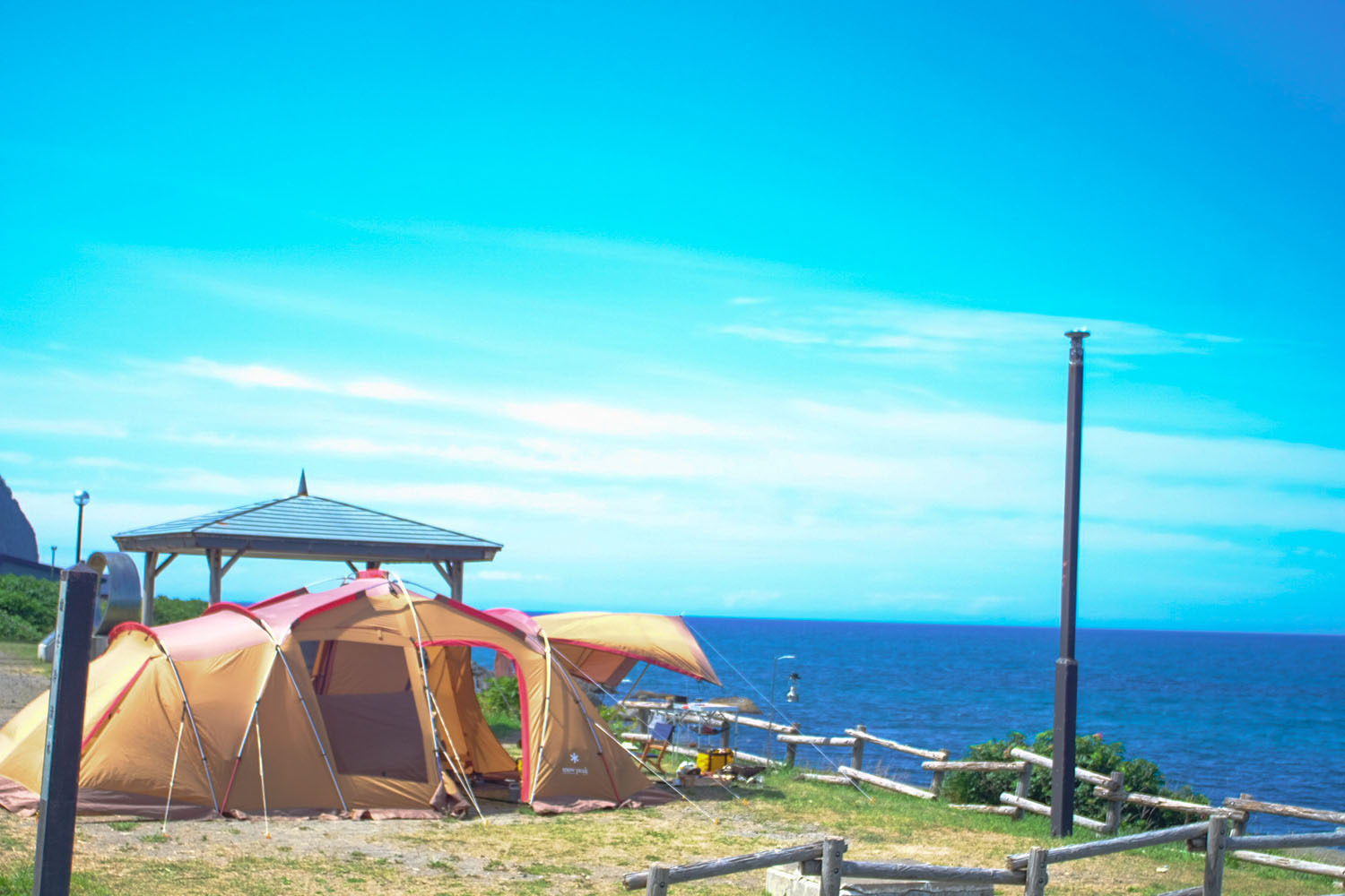 まだ経験したことがない!?　山キャンプとはまったく別物の海キャンプの魅力とその注意点とは