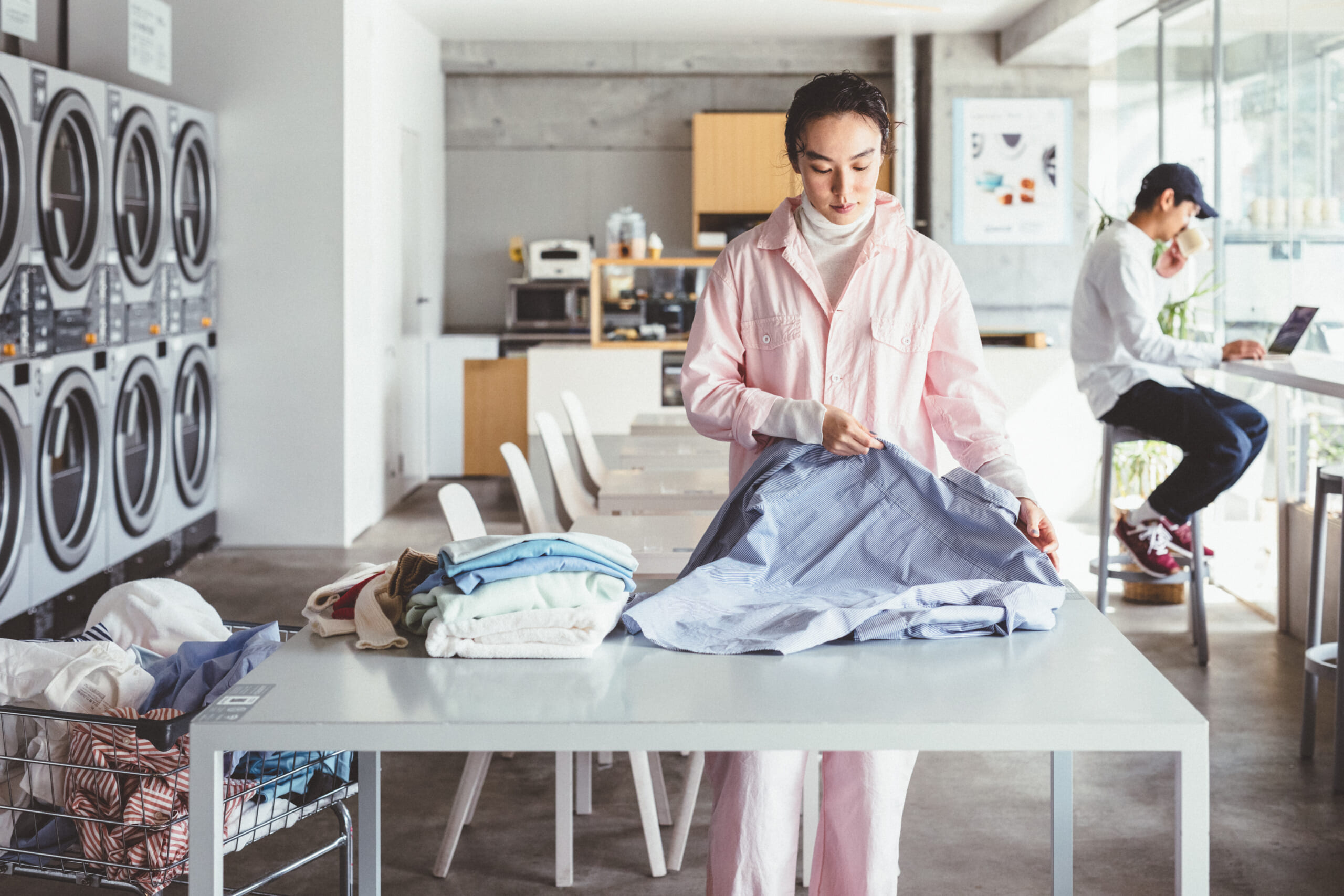 ダウンや寝袋の撥水力がコインランドリーで復活！　アウトドア用品をメンテできる「モンベル撥水コース」に注目