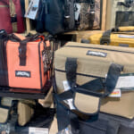 【画像】「CAMP DEPOT大和店」の名物店長が激推し！　保冷力最強のハード＆ソフトクーラー２選 〜 画像1