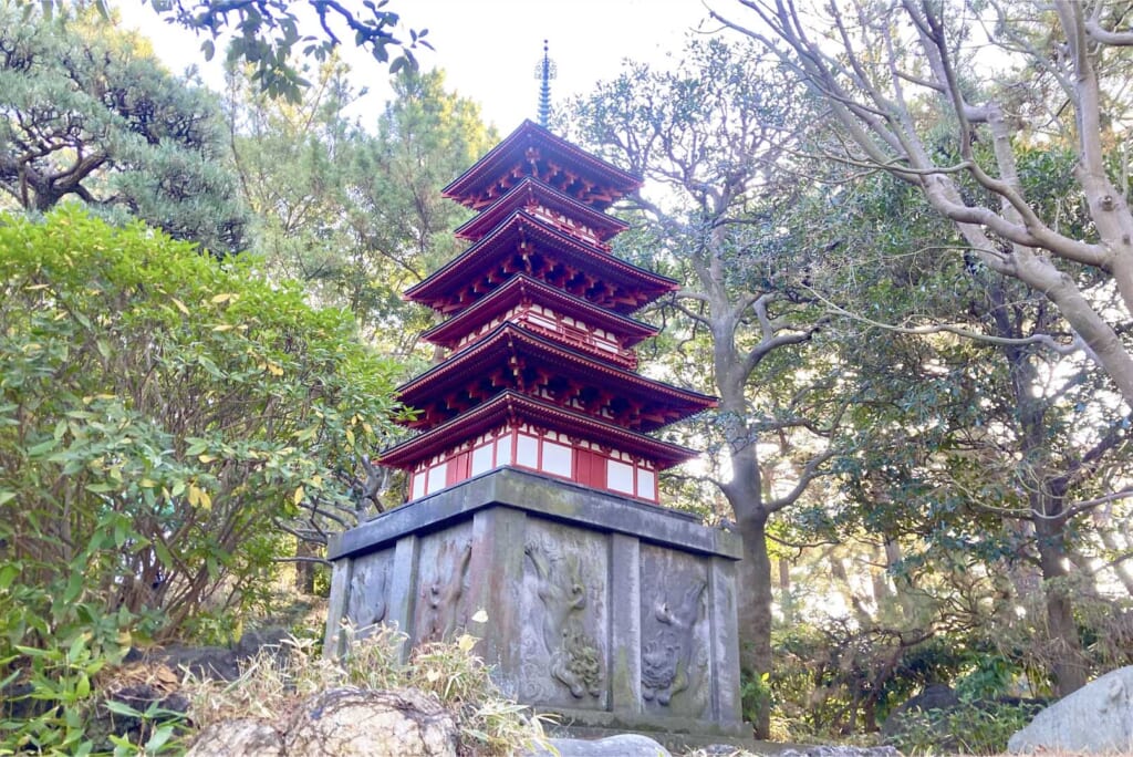 高砂緑地の三重塔