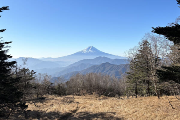 雁ヶ腹摺山から望む富士山