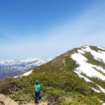 【画像】鳩待峠発から至仏山と巡る、春限定の残雪期ルートで行く白銀の至仏山登山と尾瀬ヶ原ハイク 〜 画像1
