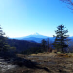 【画像】【秀麗富嶽十二景】二番山頂は唯一2000m超えの日本一長い山名で人気の頂から富士を望む牛奥ノ雁ヶ腹摺山 〜 画像1