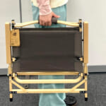 【画像】コスパ最高で快適！　木製だと思ったらアルミ製だったワークマンの「燃え広がりにくいキャンピングチェア」 〜 画像1