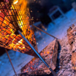 【画像】焚き火じゃなくて熾火台？　新しい焚き火スタイルで爆ぜる薪に癒やされる 〜 画像1