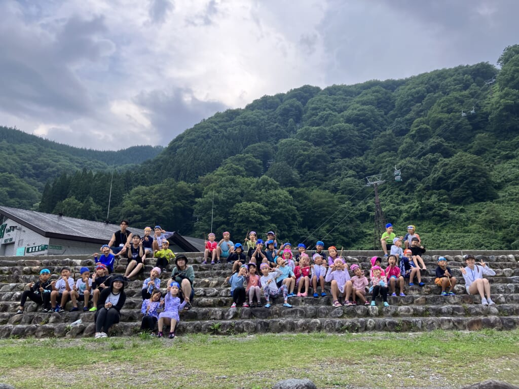 林間学校きつねキャンプの集合写真