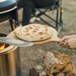 【画像】憧れのソロストーブで窯焼きピザなんて素敵！　キャンプの満足度がグンとアップするピザメーカーの実力とは 〜 画像1