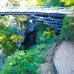 【画像】百蔵山登山の最後のご褒美！　歌川広重も描いた日本三大奇橋「猿橋」と桂川の深く美しい渓谷を愛でる 〜 画像1