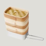 【画像】そもそもキャンプで蒸し料理する発想がなかった!?　「メスティン」と「竹せいろ」のハイブリッド形態クッカーがキャンプ飯に革命を起こす 〜 画像1