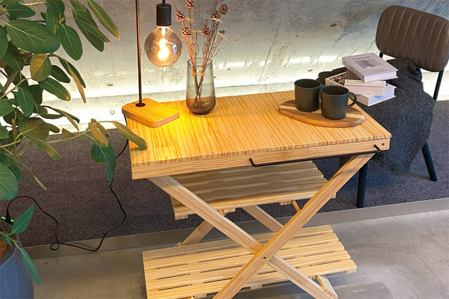 VALVEのFODI-WOOD TABLE