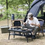 【画像】2段階の高さ調整と機能拡張ができる！　キャンプの幅を広げるアウトドアテーブルの実力とは 〜 画像1