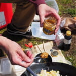 【画像】変わり種感ハンパない！　ザクザク食感がクセになる、激ウマ「ザクだれ炒飯」を作ってみた 〜 画像1