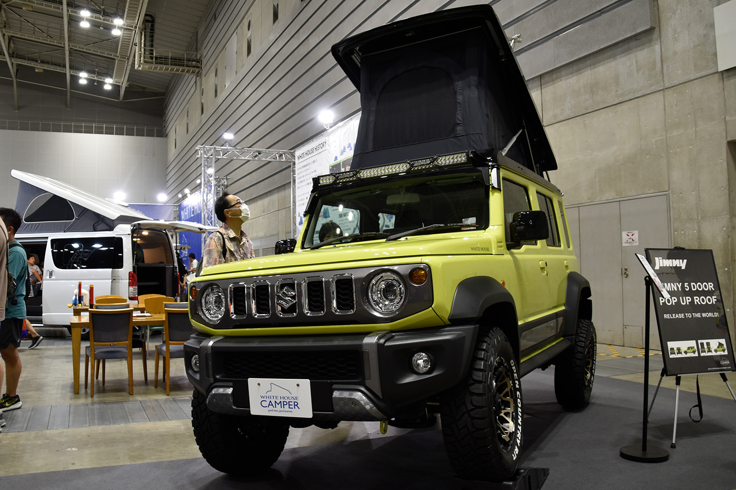 車中泊問題を解決！　激レア「ジムニーシエラ5ドア」の電動ポップアップルーフ仕様に胸熱
