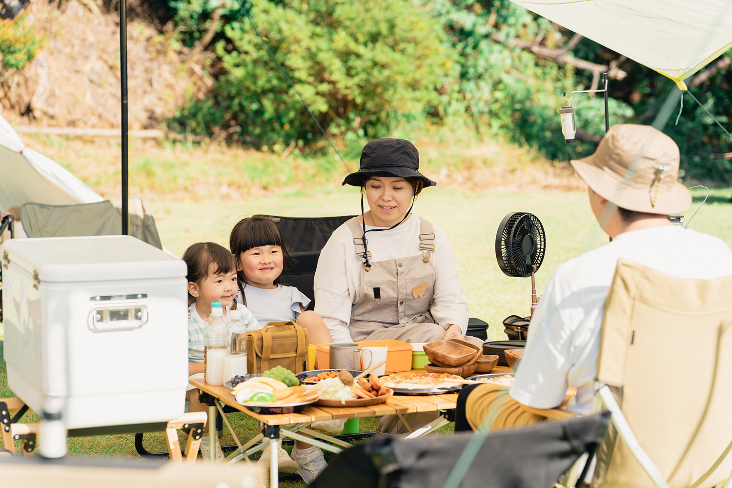 子どもとの「キャンプ飯」を成功させる秘訣は？　家族連れキャンプで必須の食事の工夫とは