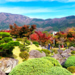【画像】紅葉真っ盛りの箱根へ！　アートと秋の彩りを愛でるインスタ映え間違いなしの「箱根美術館」が格別 〜 画像1