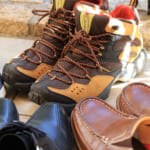 トレッキングシューズと革靴