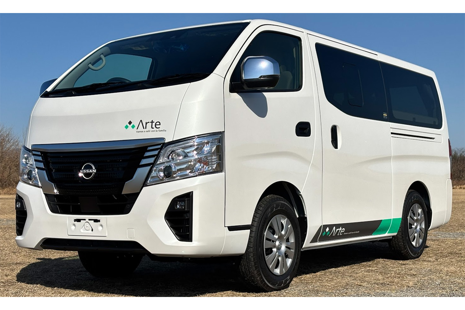 ミニバン感覚で運転できるから安心！　居住性抜群の日産キャラバンのバンコンが子供とのくるま旅で大活躍