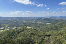 宰相ヶ岳西側の眺望。のどかな里山風景を独り占めできる秘密のスポット