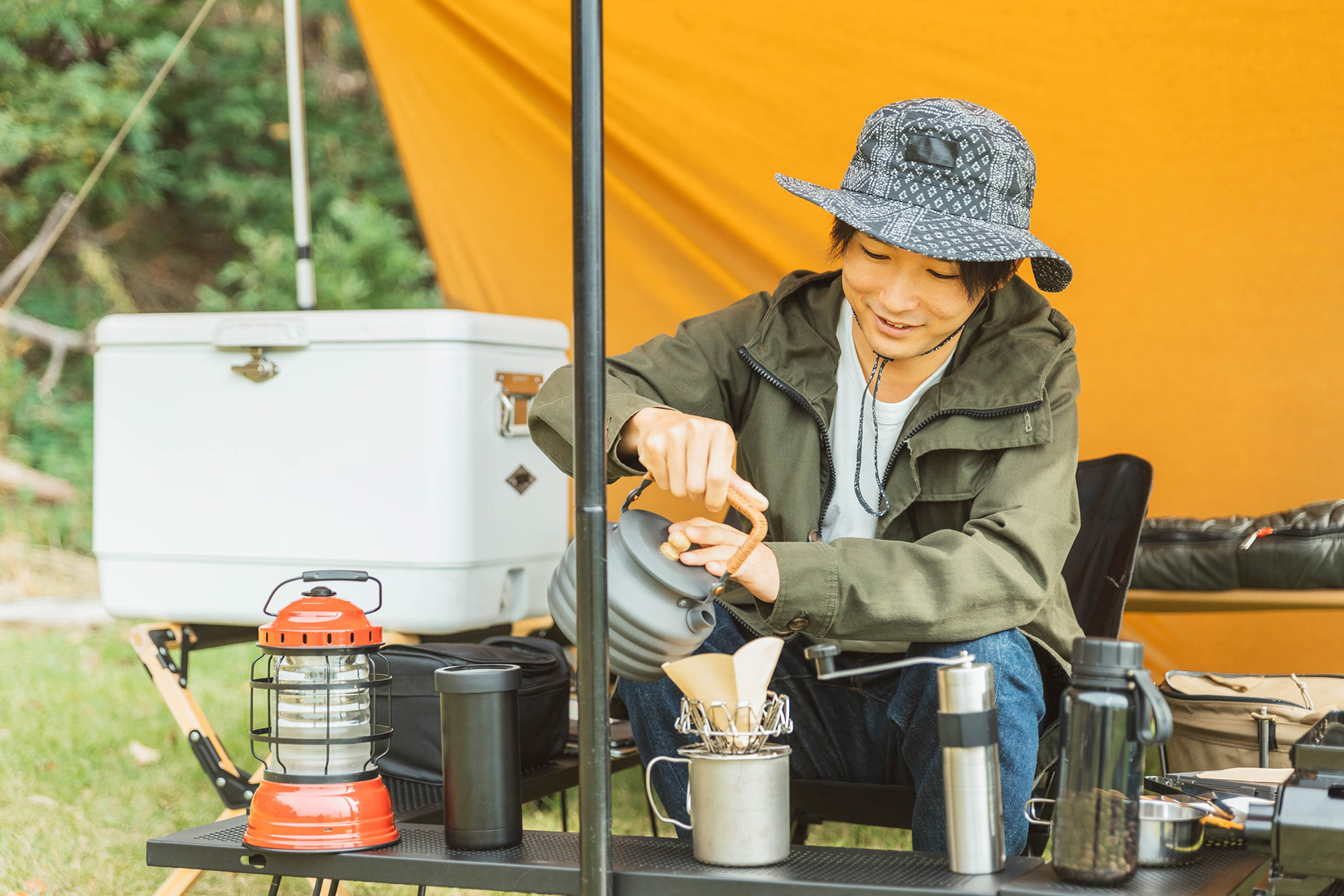 ソロキャンプ」デビューの極意を知る！ キャンプ場＆サイト選びで