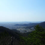 【画像】日本で唯一の山名表札がかかる大小山！　アスレチックな岩場と驚きの360度大パノラマが最高のご褒美 〜 画像1