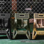 【画像】キャンプでガレージ感を演出！　機能拡張できるロータイプの「フォールディングステップ」がタフに使える 〜 画像1