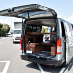 【画像】家族5人で車中泊旅を満喫！　二段ベッド仕様が秘密基地感たっぷりの「ハイエース」に子どもたちも大興奮 〜 画像1