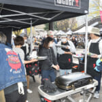 【画像】老舗BBQグリルメーカーの「WEBER」も出展！　本場アメリカのド定番「スマッシュバーガー」作りを体験 〜 画像1