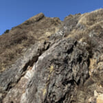 【画像】のどかな登山路と険峻な山頂部のギャップが凄い！「豊後富士」と呼ばれる美しき双耳峰登山を満喫 〜 画像1