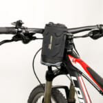 【画像】自転車を降りたらショルダーバッグになる!?　保温機能も抜群のドリンクホルダーが便利すぎる 〜 画像1
