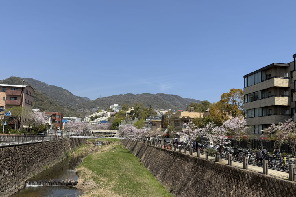 芦屋川駅北側