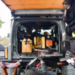 【画像】ジムニーの弱点を解消！　ミニマルオーバーランドスタイルを実現する「ジムニー専用スライドテーブル」がハンパないほど使える 〜 画像1