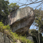 【画像】次々と現れる巨岩が圧巻！　古代の磐座信仰から始まり南北朝騒乱の舞台になった笠置山 〜 画像1